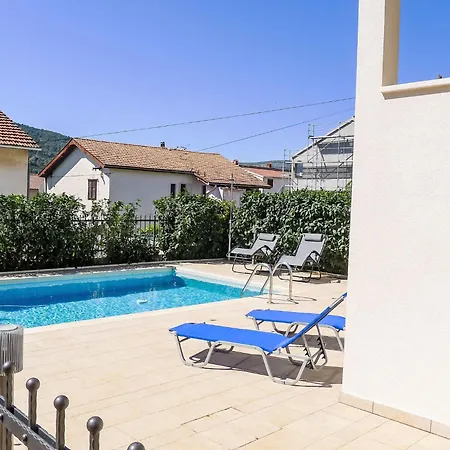 Zlatan By Interhome * Стари Град