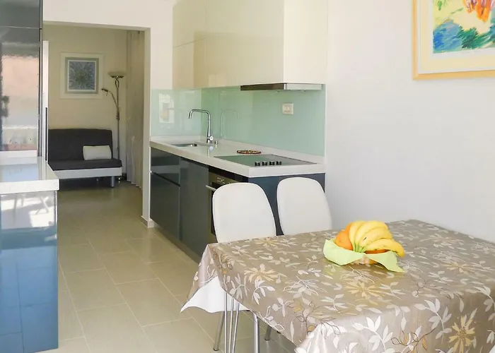 Zlatan By Interhome Стари Град