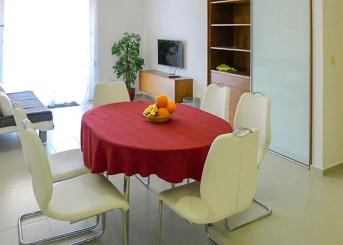 Zlatan By Interhome Дом отдыха Стари Град